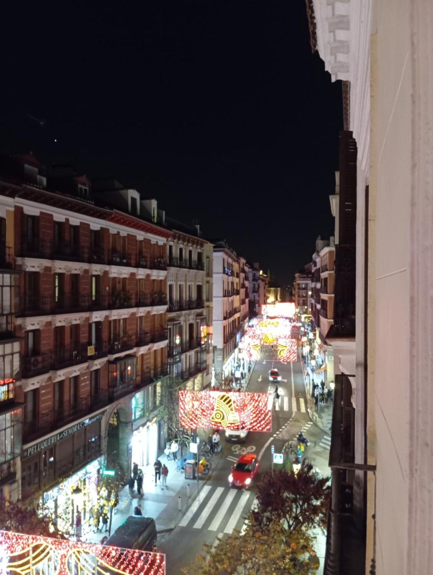 B&B Eco Cubes Madrid Eksteriør billede